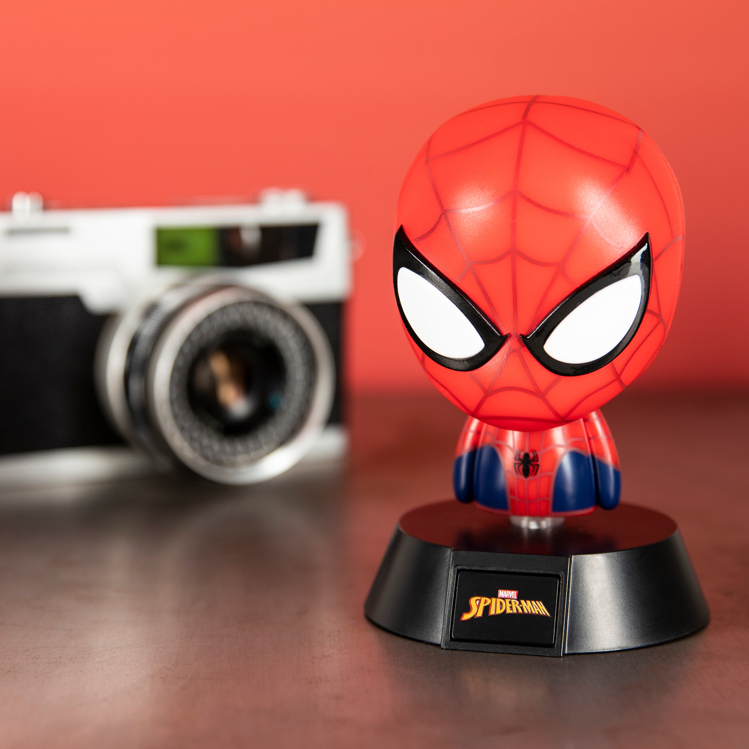 smgf42400001-Spiderman-Light-1