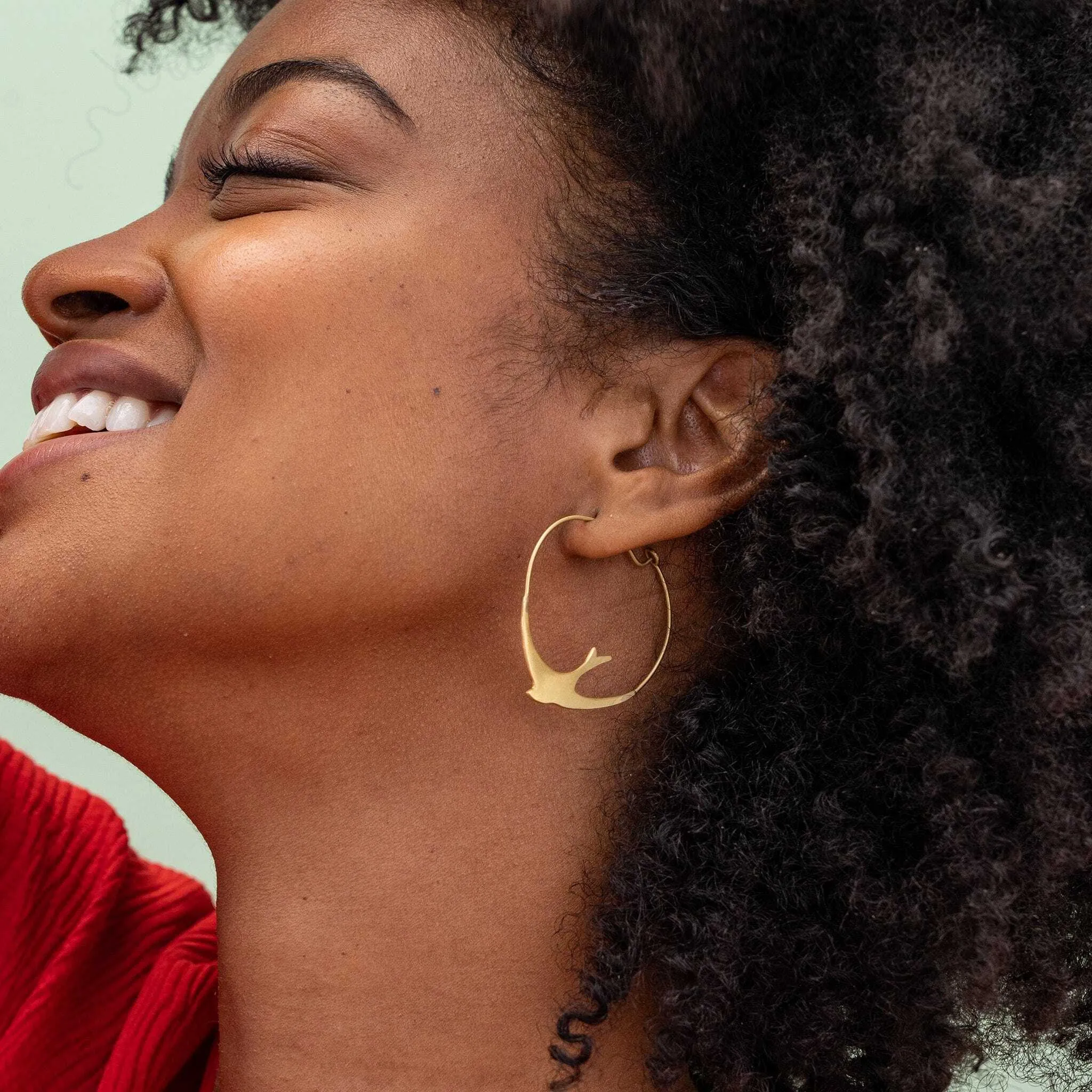 5bAmelia-Circle-Bird-Hoop-Earrings-Brass_1