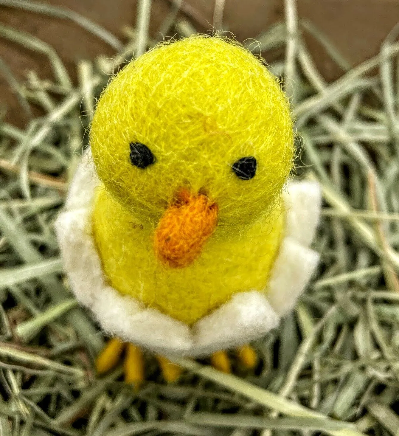 5jPrimitive-Folk-Art-Handmade-Felted-Chick-in-Egg-Figurine-35-x-2-_1